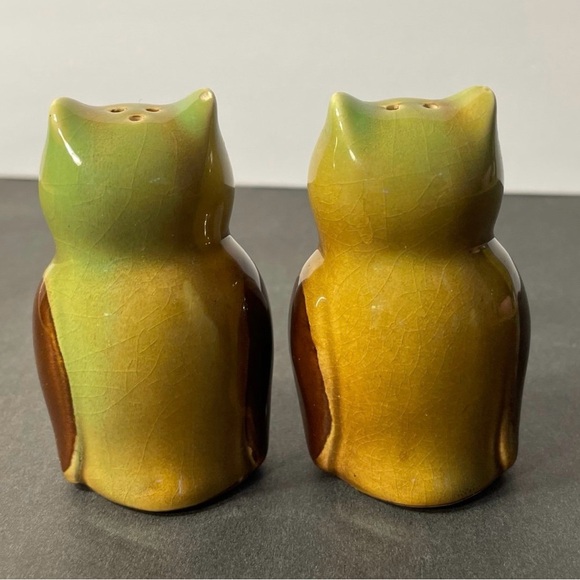Hand Painted Vintage Green Owl Salt & Pepper Shakers Green Ceramic (1980s) - Picture 3 of 6